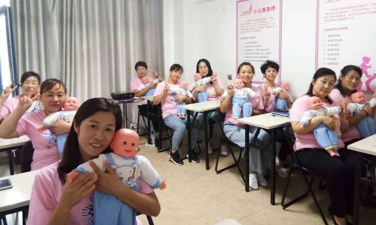 專業(yè)家政服務首選 大連愛之翼家政服務